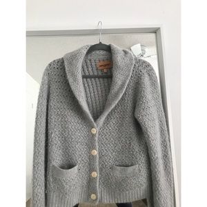 Super COMFY Grey Vintage Levi Sweater